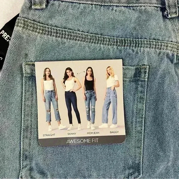 NWT Simple Society Highrise Light Wash Rayon Ankle Carpenter Jeans Size 9/29 - Picture 9 of 16